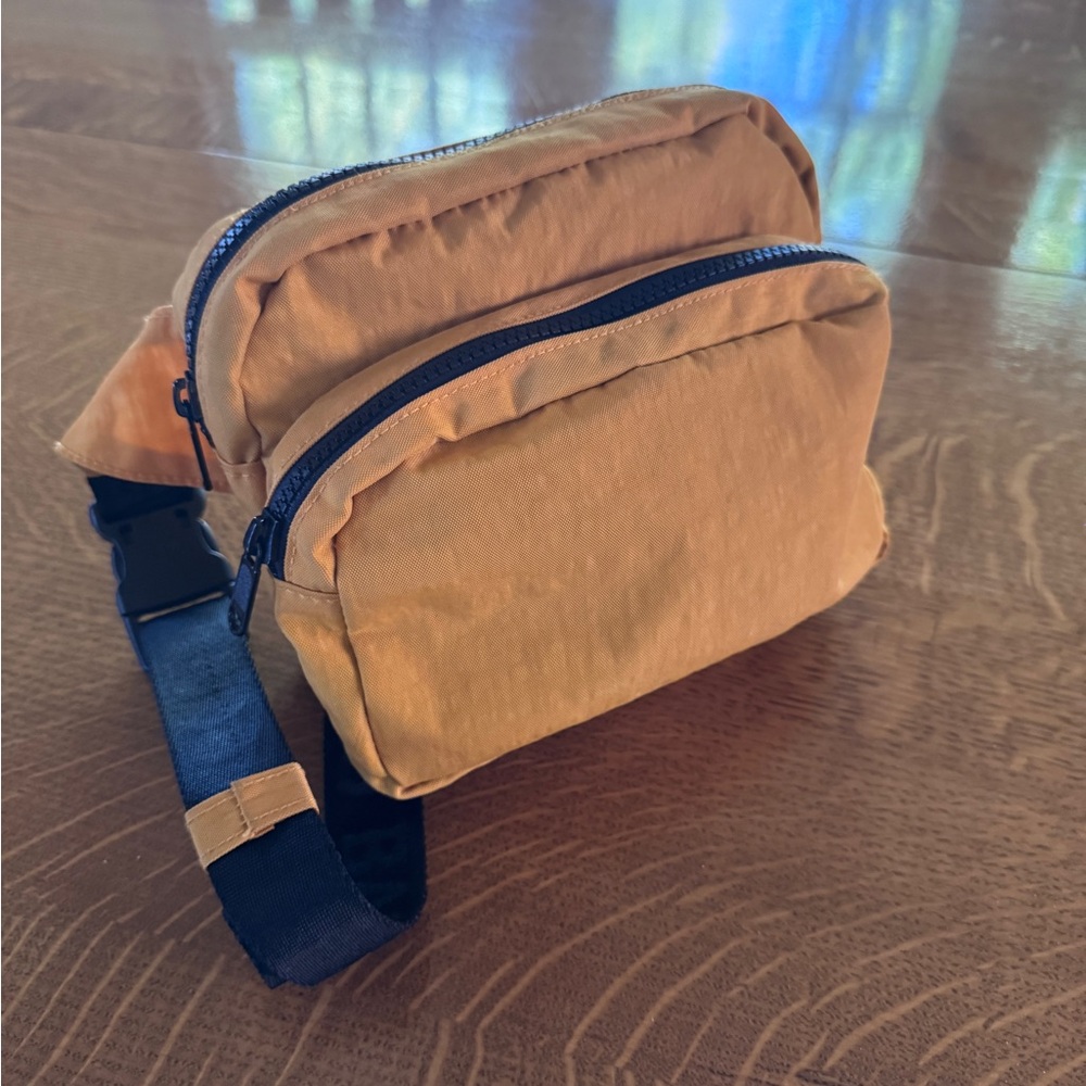BAGGU Yellow (Tumeric) Crossbody Bag with Black Accents